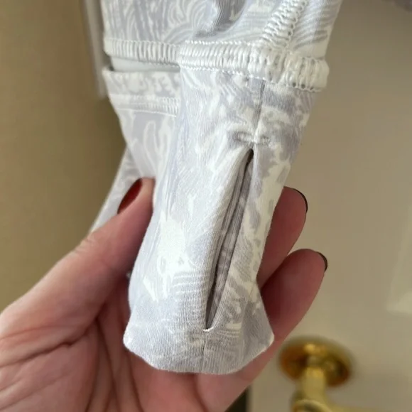 Lululemon define jacket size 10 gently worn great condition - Picture 5 of 6